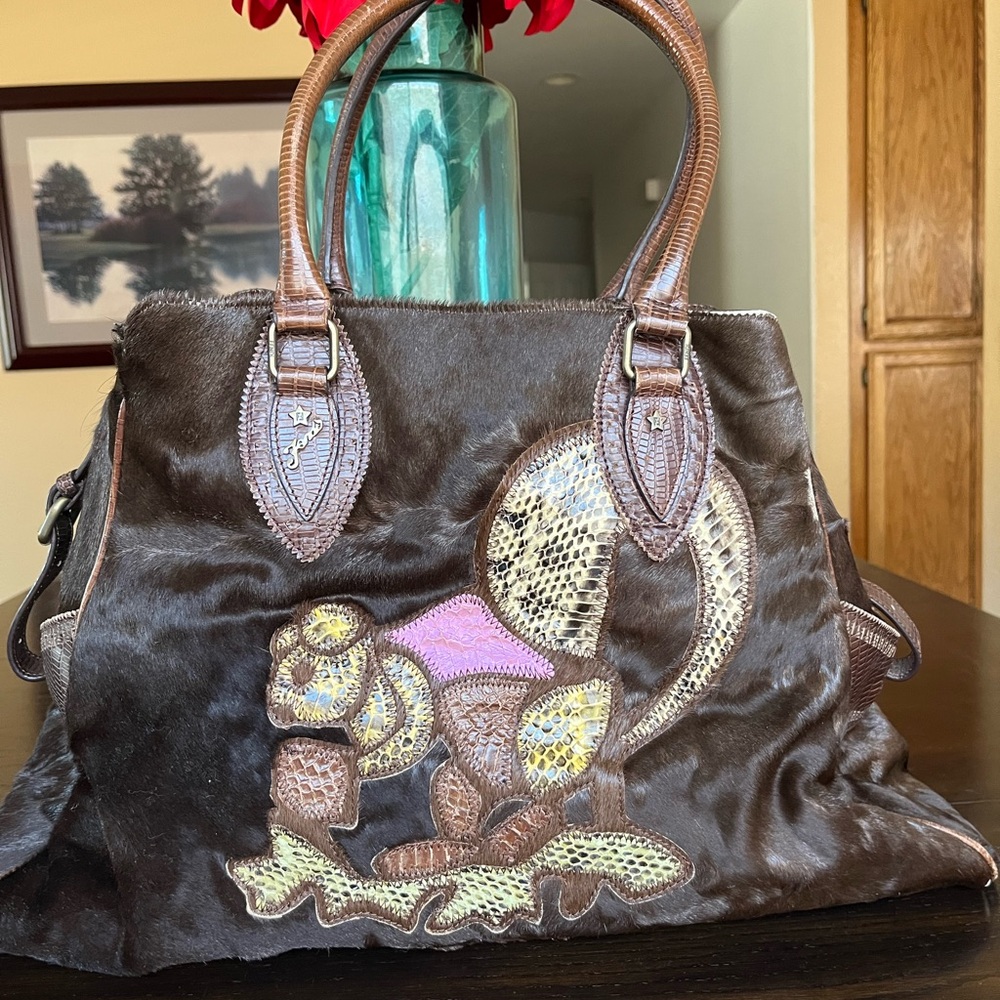 Brown Fendi cowhide Leather Tote Bag with Artistic Design in large size